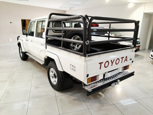 Toyota LANDCRUISER 79 4.2D P/U D/C. in Namibia