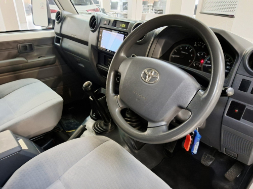Toyota LANDCRUISER 79 4.2D P/U D/C. in Namibia
