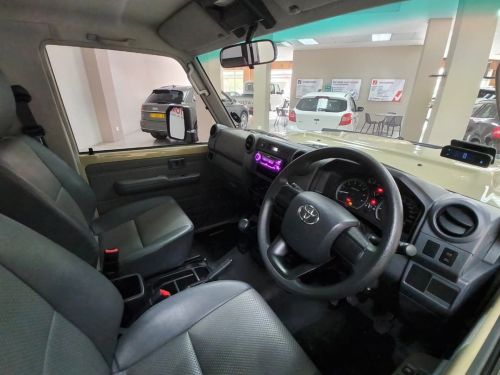 Toyota Landcruiser 79 4.0p P/u S/c in Namibia