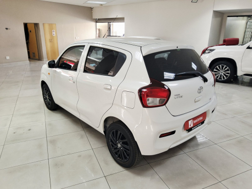 Toyota VITZ 1.0 XR A/T in Namibia
