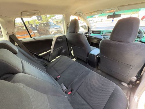 Toyota RAV 4 2.2D GX 4X4 in Namibia