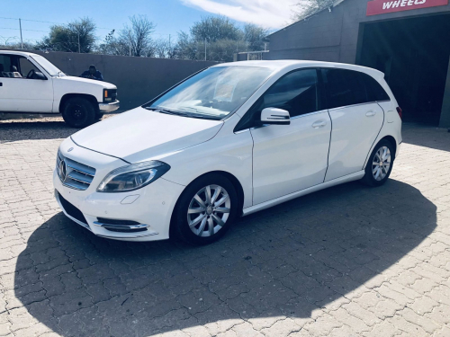 Mercedes-Benz MERCEDES- BENZ B-CLASS W246 A/T in Namibia