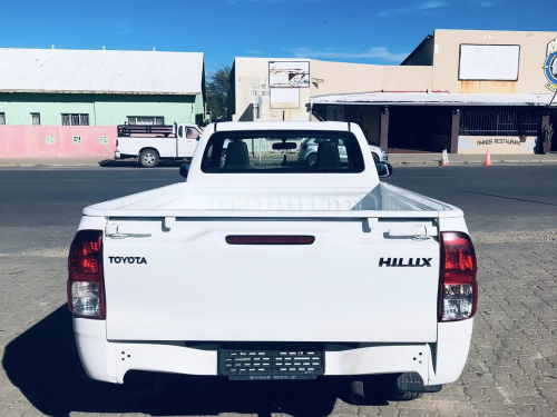 Toyota Hilux 2.4 GD-6 M/T S/C in Namibia