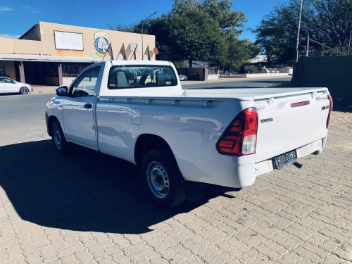 Toyota Hilux 2.4 GD-6 M/T S/C in Namibia