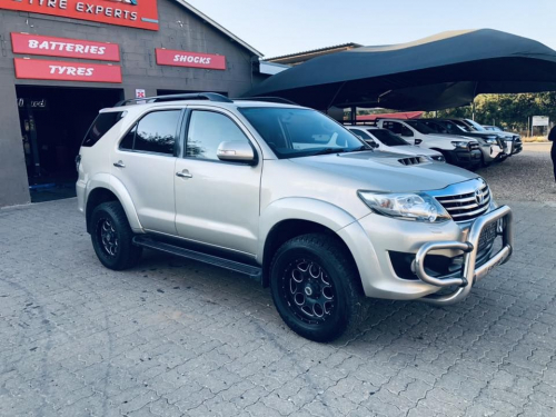 Toyota FORTUNER 3.0 D4D 4X4 in Namibia