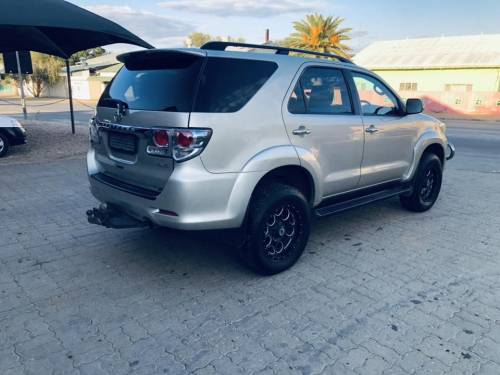 Toyota FORTUNER 3.0 D4D 4X4 in Namibia