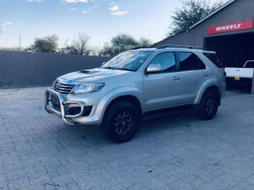 Toyota FORTUNER 3.0 D4D 4X4 in Namibia