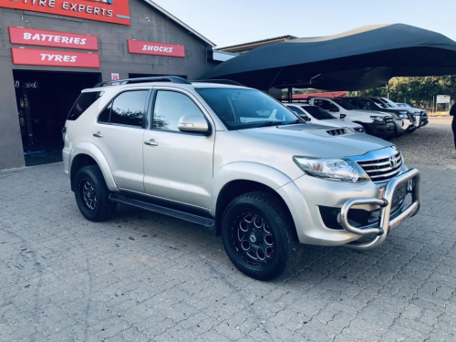 Toyota FORTUNER 3.0 D4D 4X4 in Namibia