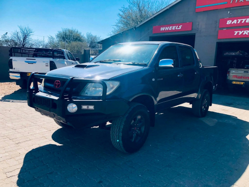 Toyota TOYOTA HILUX D4D 4X4 MT DC DIESEL in Namibia