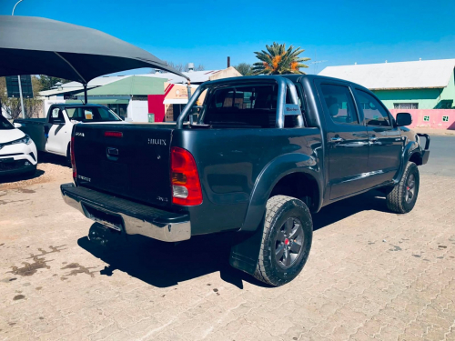 Toyota TOYOTA HILUX D4D 4X4 MT DC DIESEL in Namibia