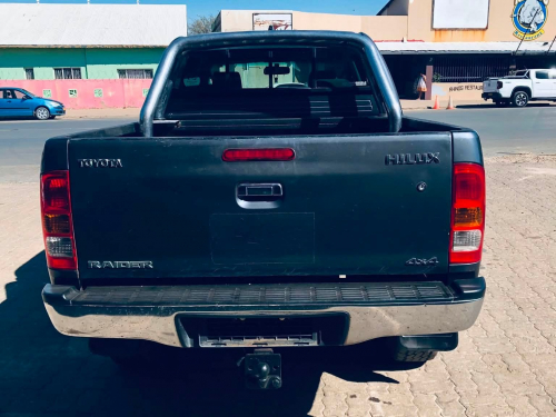 Toyota TOYOTA HILUX D4D 4X4 MT DC DIESEL in Namibia