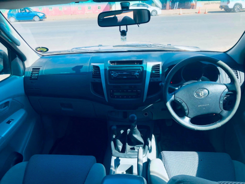 Toyota TOYOTA HILUX D4D 4X4 MT DC DIESEL in Namibia
