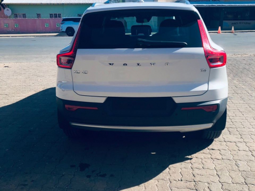 Volvo XC40 T3 MOMENTUM in Namibia
