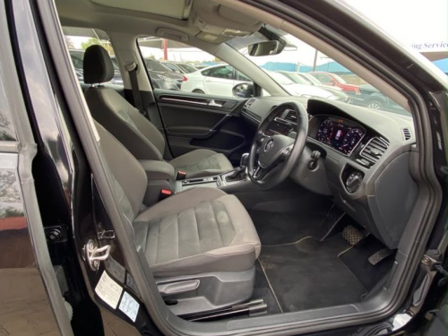 Volkswagen Golf 7.5 TSI 1.4 DSG in Namibia