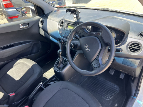 Hyundai Grand i10 1.25 Fluid in Namibia