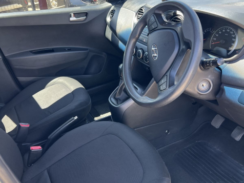 Hyundai Grand i10 1.25 Fluid in Namibia