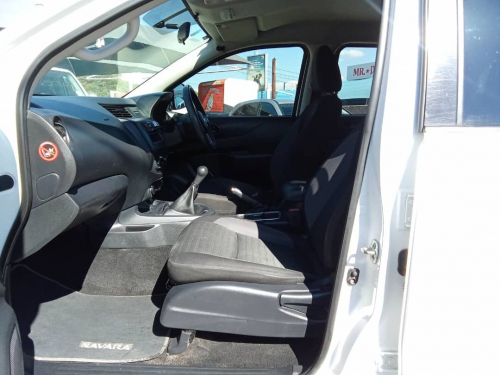 Nissan Navara 2.5 4x4 D/C in Namibia
