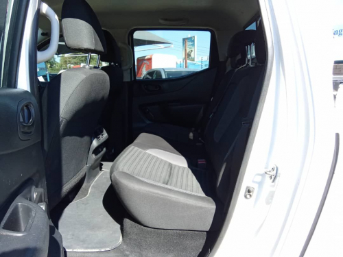 Nissan Navara 2.5 4x4 D/C in Namibia