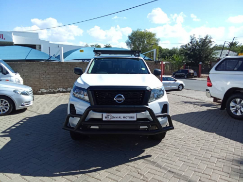 Nissan Navara 2.5 4x4 D/C in Namibia