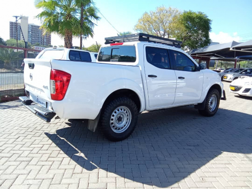 Nissan Navara 2.5 4x4 D/C in Namibia