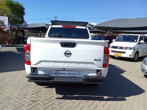 Nissan Navara 2.5 4x4 D/C in Namibia