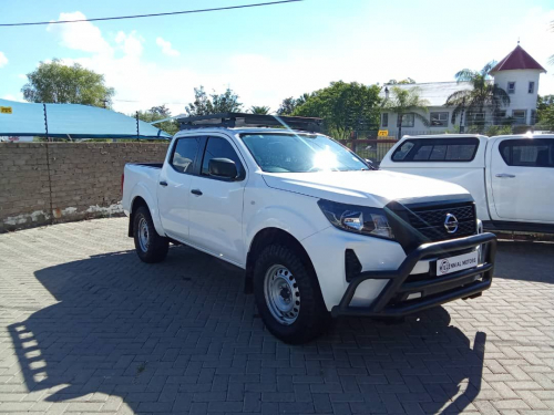 Used Nissan Navara 2.5 4x4 D/C for sale in Windhoek