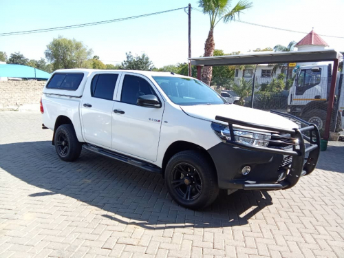 Pre-owned Toyota Hilux 2.4 SR 4x4 Man for sale in 