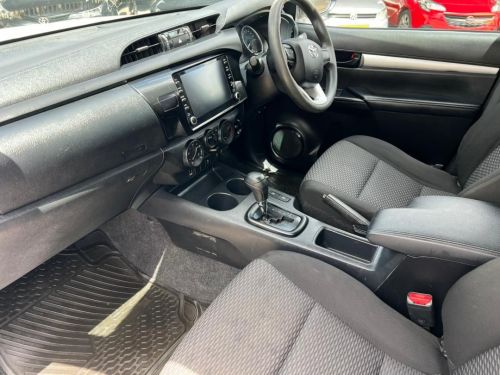 Toyota Hilux 2.4 SRX 4x4 A/T in Namibia