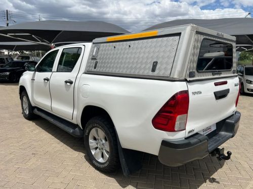 Toyota Hilux 2.4 SRX 4x4 A/T in Namibia