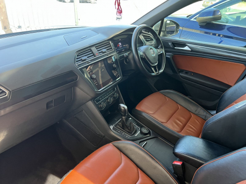 Volkswagen Tiguan 2.0TSI R-Line 4 Motion in Namibia