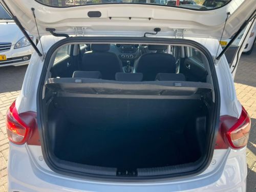 Hyundai Grand i10 1.0 Motion Manual in Namibia