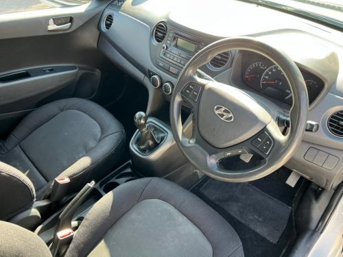 Hyundai Grand i10 1.0 Motion Manual in Namibia