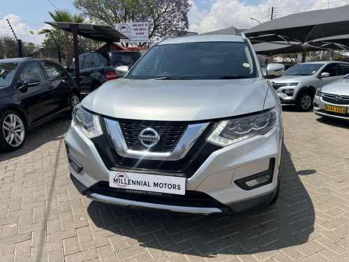 Nissan Xtrail 2.5 Acenta 4x4 CVT in Namibia