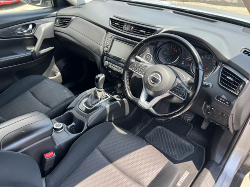 Nissan Xtrail 2.5 Acenta 4x4 CVT in Namibia