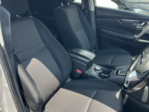 Nissan Xtrail 2.5 Acenta 4x4 CVT in Namibia