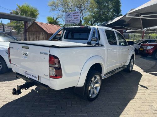 Toyota Hilux 3.0D4-D LEGEND 45 4X4 A/T in Namibia
