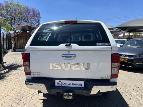 Isuzu KB 300 D-TEQ LX 4x4 in Namibia