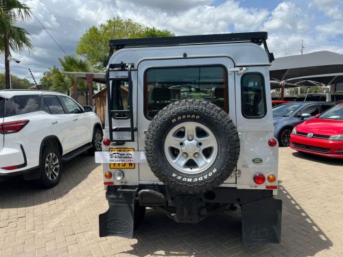 Land Rover DEFENDER PUMA 90 SW in Namibia