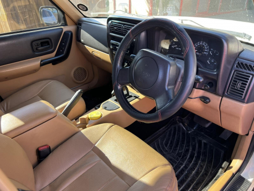 Jeep Cherokee Sport 4.0 A/T in Namibia