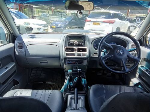 Nissan Hardbody NP300 2.5 TDI 4x4 in Namibia