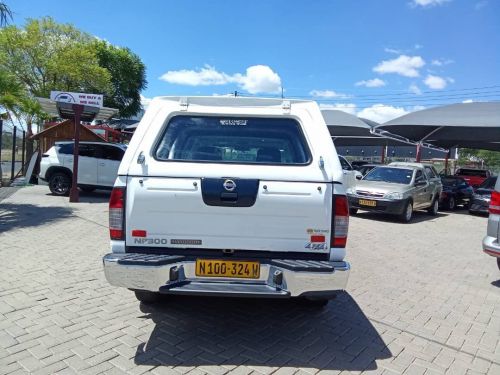 Nissan Hardbody NP300 2.5 TDI 4x4 in Namibia