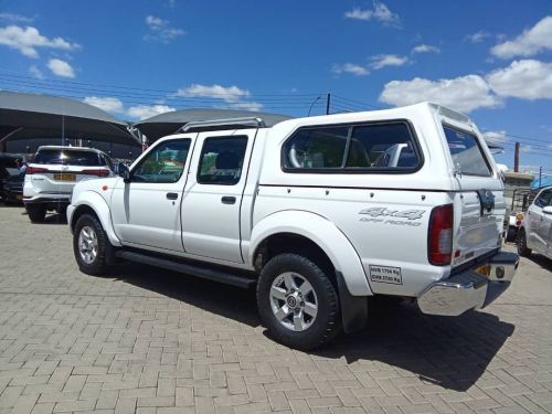Nissan Hardbody NP300 2.5 TDI 4x4 in Namibia