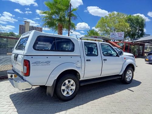 Nissan Hardbody NP300 2.5 TDI 4x4 in Namibia