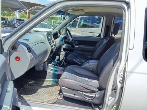 Nissan Hardbody NP300 2.5 TDI 4x4 in Namibia