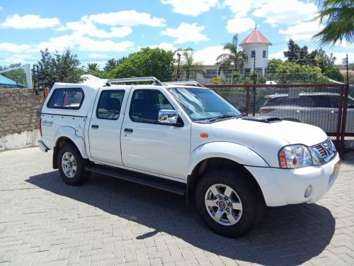 Pre-owned Nissan Hardbody NP300 2.5 TDI 4x4 for sale in 