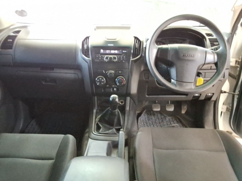 Isuzu D-Max 2.5D DC 2X4 P/U Ho in Namibia