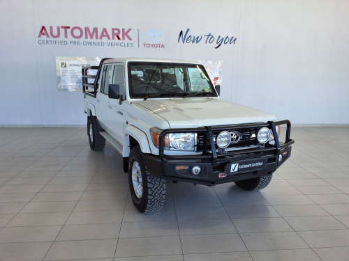 Toyota Toyota Land Cruiser 79 DC 4.0 Petrol 4x4 MT in Namibia