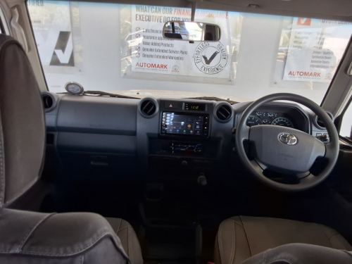 Toyota Toyota Land Cruiser 79 DC 4.0 Petrol 4x4 MT in Namibia