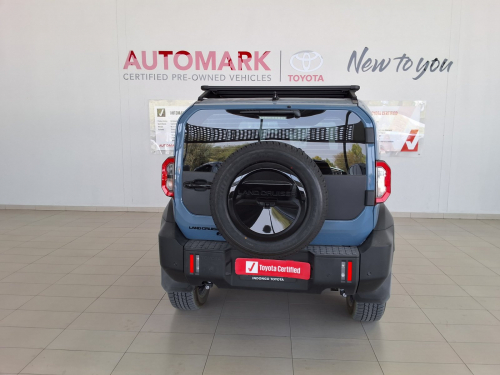 Toyota Land Cruiser FJ Land Cruiser FJ 4X4 6AT VX in Namibia