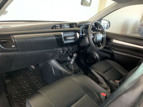 Toyota Hulux 2.0VVTI in Namibia